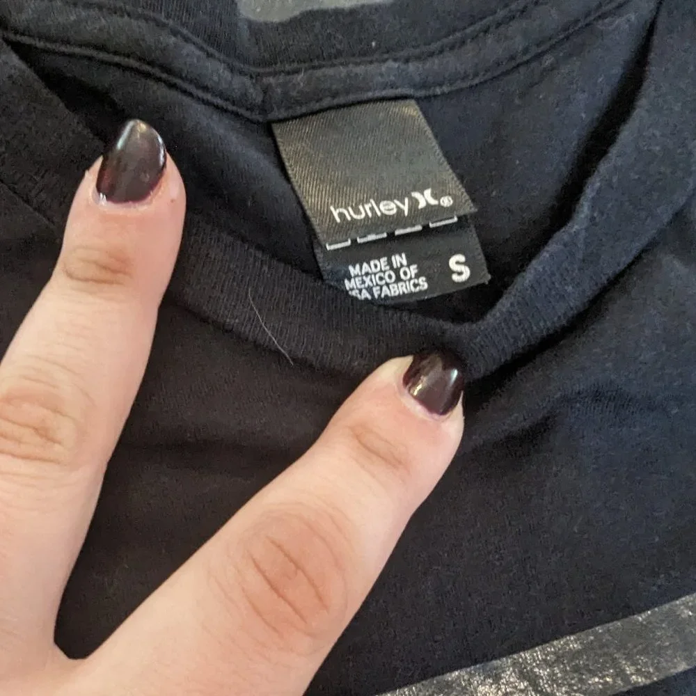 Hurley Tshirt - Small - Picture 2 of 6